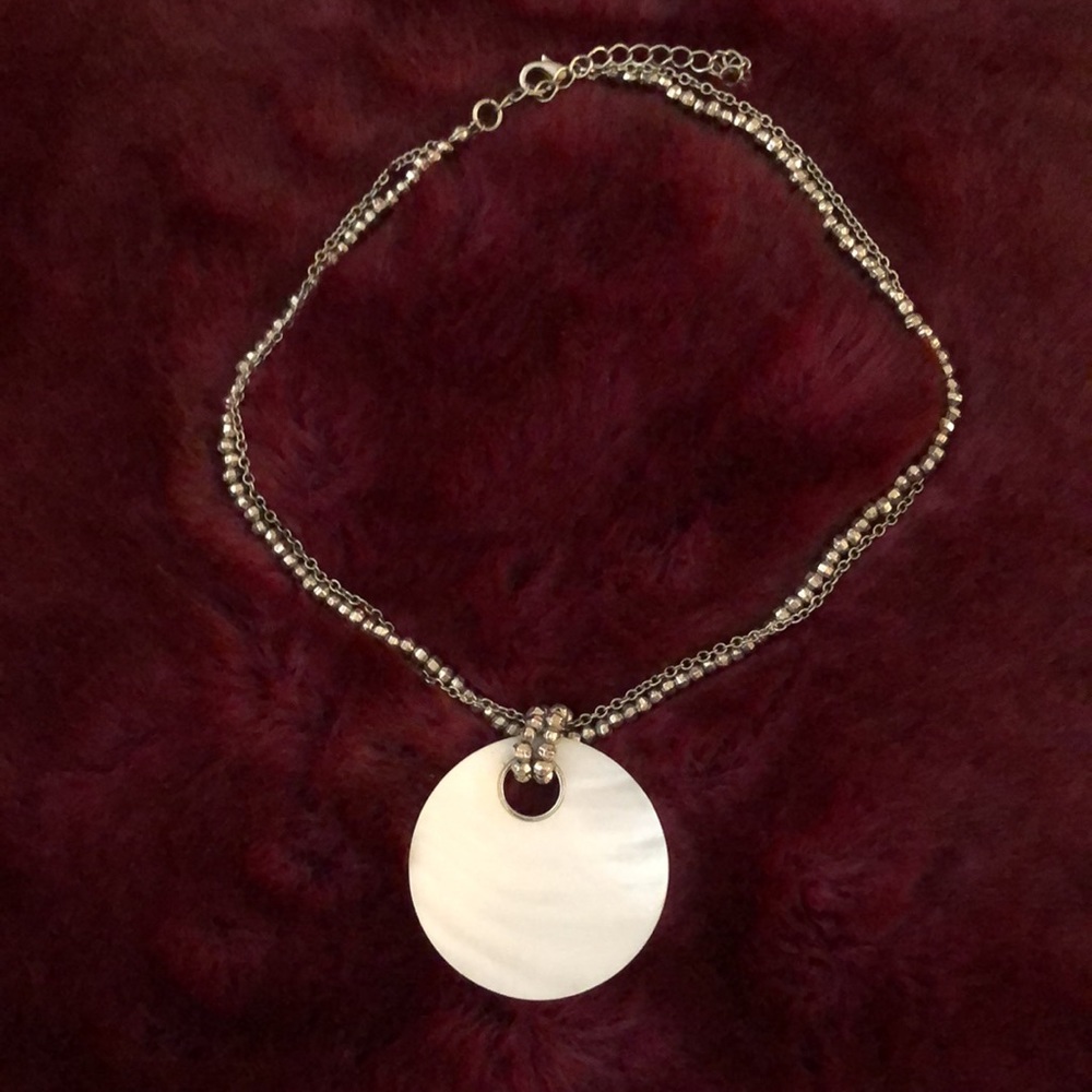 Silver shell necklace - Picture 4 of 5